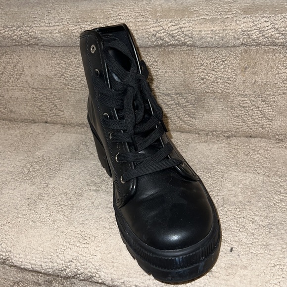 *SOLD* H&M Black Combat Boots - Picture 3 of 3
